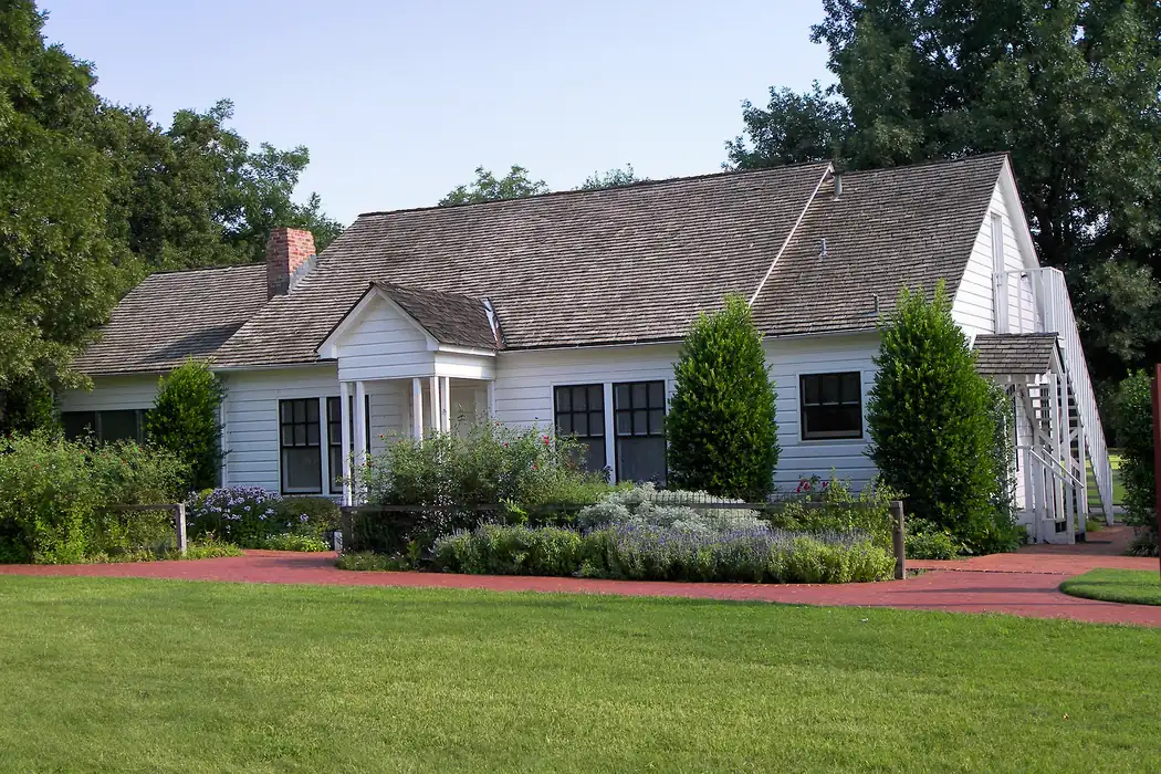 The Bill and Maude Dodson House in Farmers Branch, Texas