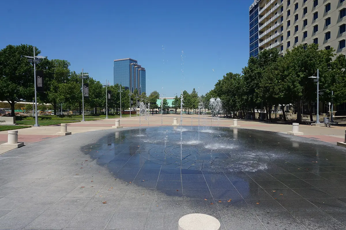 A plaza with a fountain in Richardson, Texas